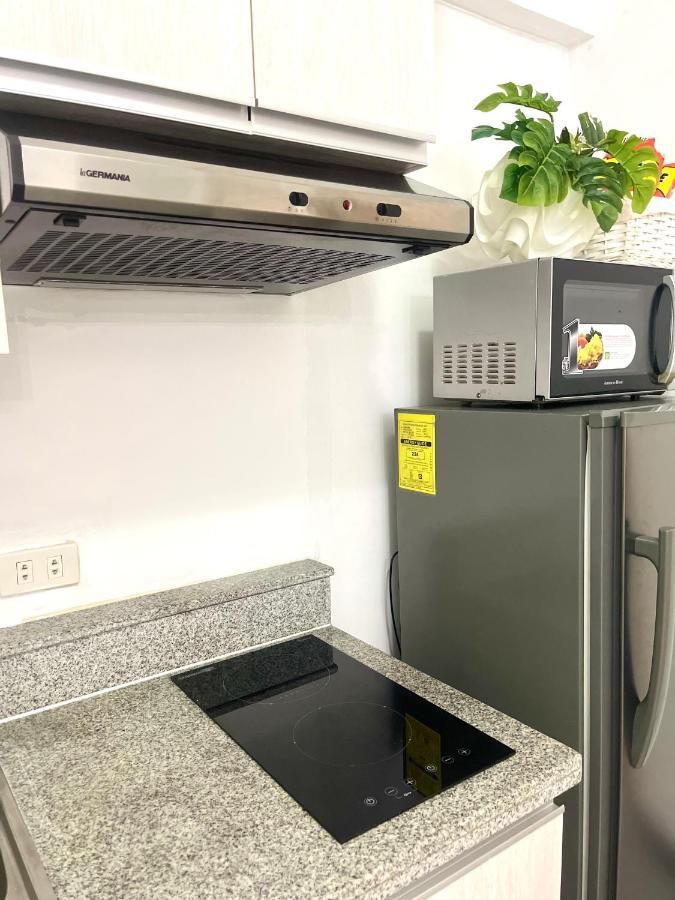 Lancris Residences 2 Bedroom Entire Apartment Near Airport With Pool Paranaque City Zewnętrze zdjęcie