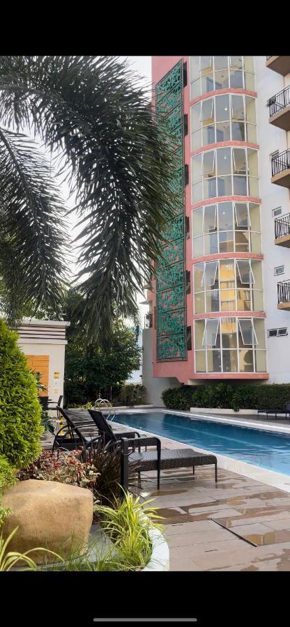 Lancris Residences 2 Bedroom Entire Apartment Near Airport With Pool Paranaque City Zewnętrze zdjęcie